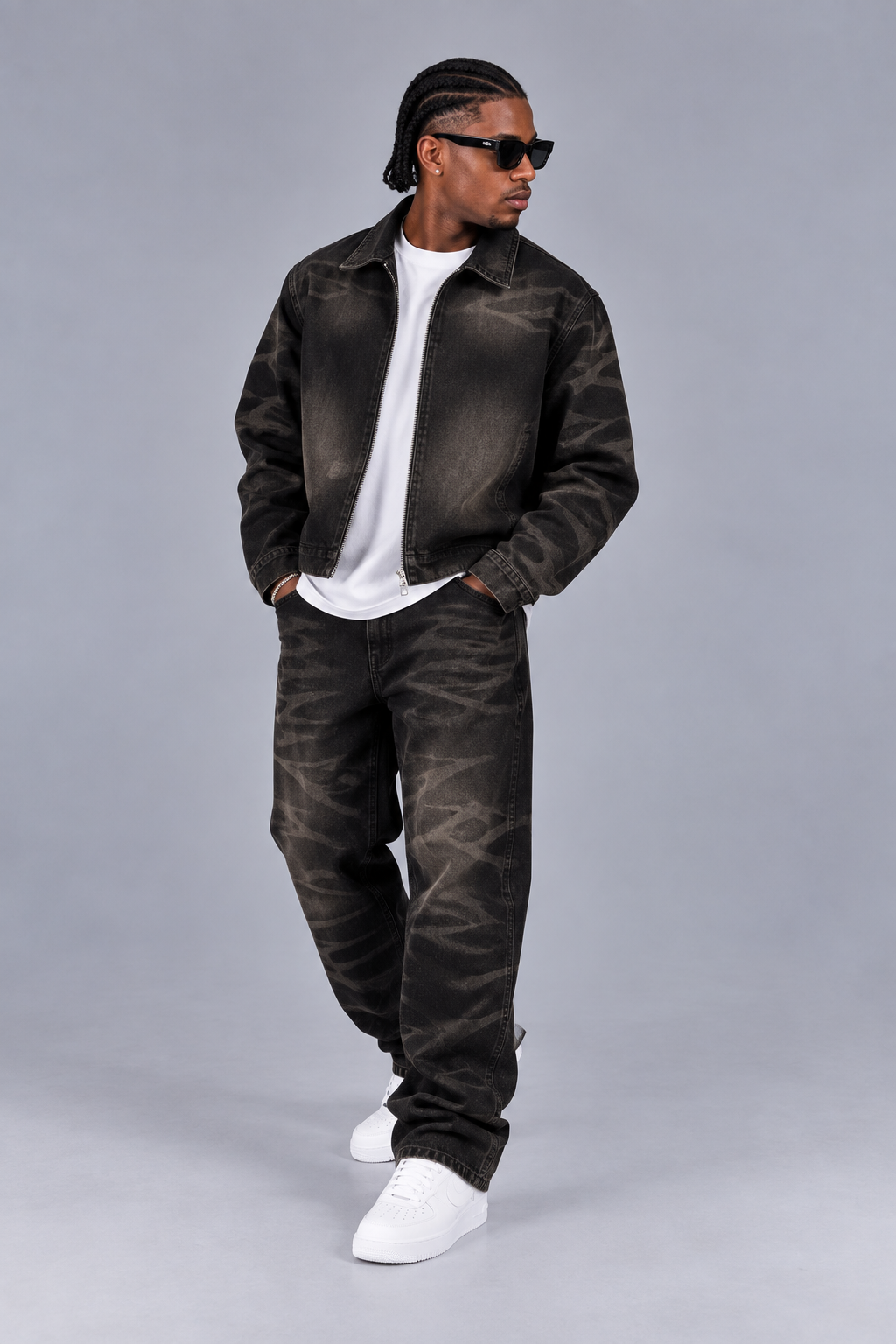 Completo sabbiato qBRICK nero: giacca e jeans nello stesso lavaggio